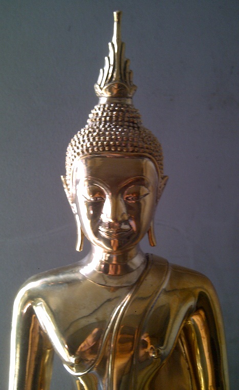 พระบูชาหลวงพ่อพระเสาร์ รุ่นแรก หน้าตัก 9 นิ้ว ฐานสูง วัดหอก่อง จ.หนองคาย