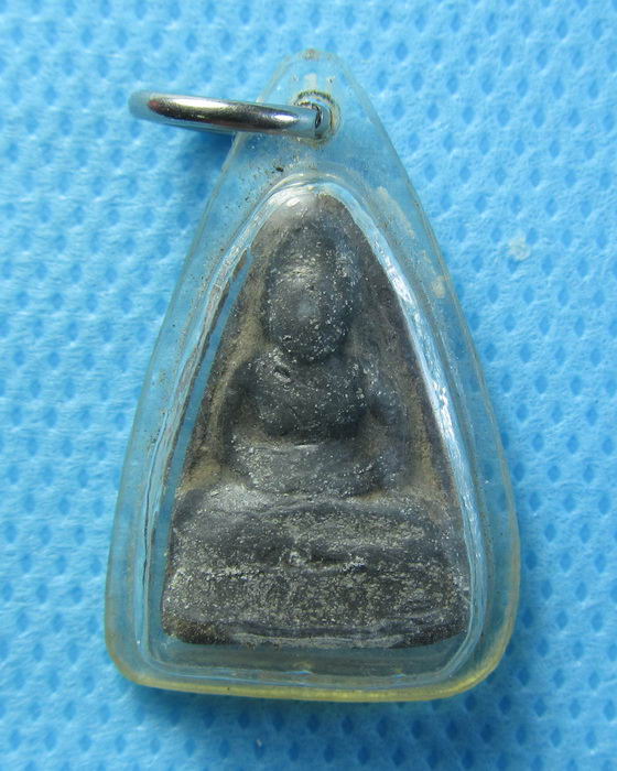 พระเนื้อชิน(ตะกั่ว)เลี่ยมเก่า .....เริ่ม20บาท/.(26/07/56-79)