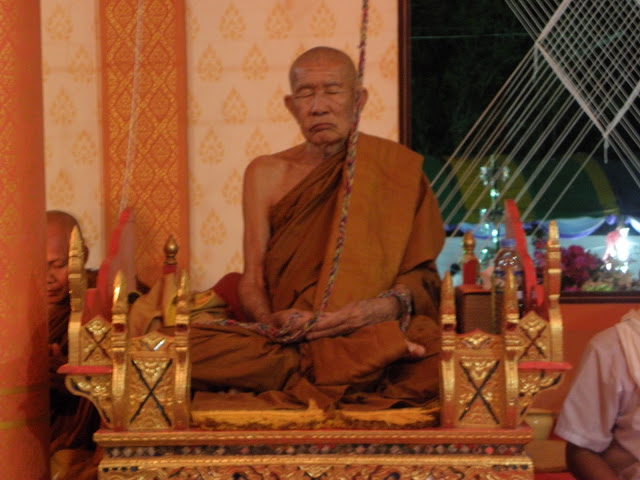 เหรียญหลวงพ่อทองพูล สิริกาโม วัดสามัคคีอุปถัมป์(ภูกระแต)จ.บึงกาฬ รุ่น2 เนื้อทองแดงกะไหล่ทอง ปี19 ..