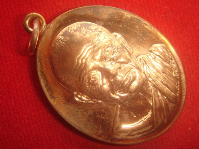 เหรียญหลวงพ่อคูณ รุ่นบารมี 90 ออกวัดบ้านไร่ปี56 เนื้อทองแดง หมายเลข.8315 สภาพสวย