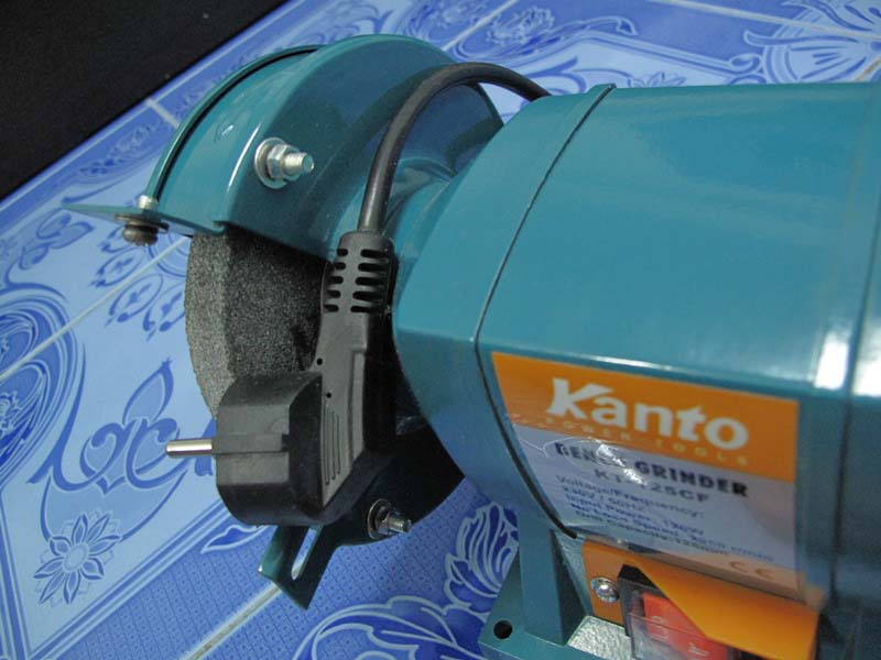 ของใหม่ขายในราคามือสอง พร้อมของแถม  เครื่องเจียรยี่ห้อ KANTO สภาพใหม่ ซื้อมา 2 ปีแล้วแต่ยังไม่เคยใช้