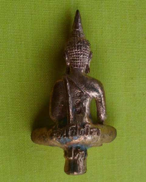 พระยอดธงเปิดโลก เนื้อสัมฤทธิ์โบราณ หลวงปู่คำบุ คุตฺตจิตฺโต หมายเลข 519 **เคาะเดียว**1**