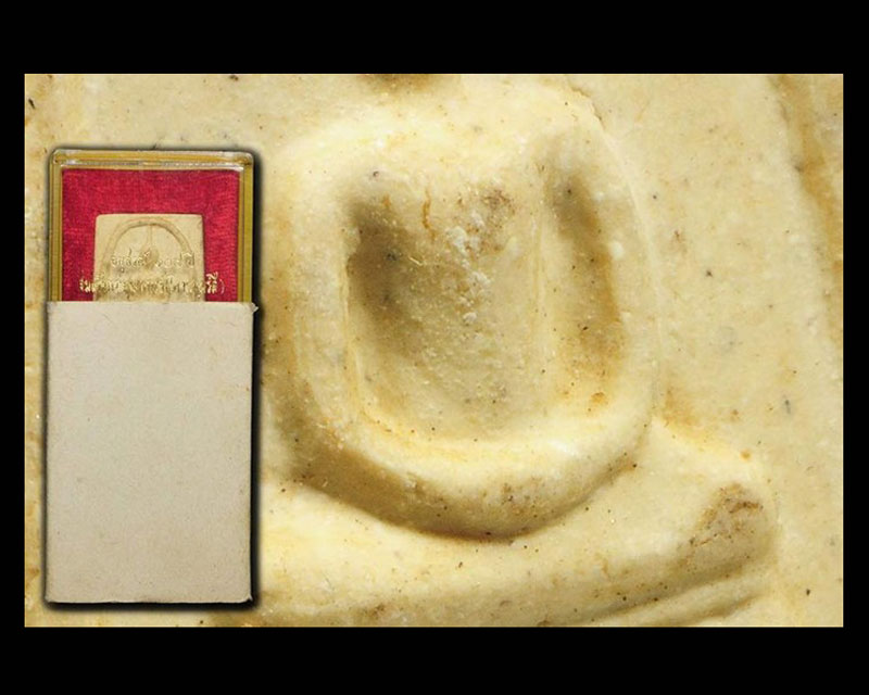 3 จุด 108 ปี เต็มฟอร์ม มาพร้อมกล่องและกระดาษคลุมเดิมๆ แถมด้วยบัตรรับรองเว็บ G