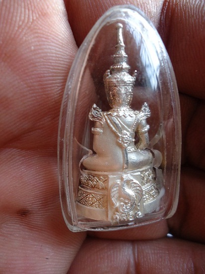  | | | |-+  พระแก้วมรกต เนื้อเงิน 64 ปี กรมสรรพสามิต 