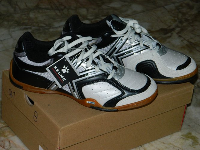 รองเท้าฟุตซอล KELME รุ่น STAR360 พื้นเป็นยาง MICHELIN
