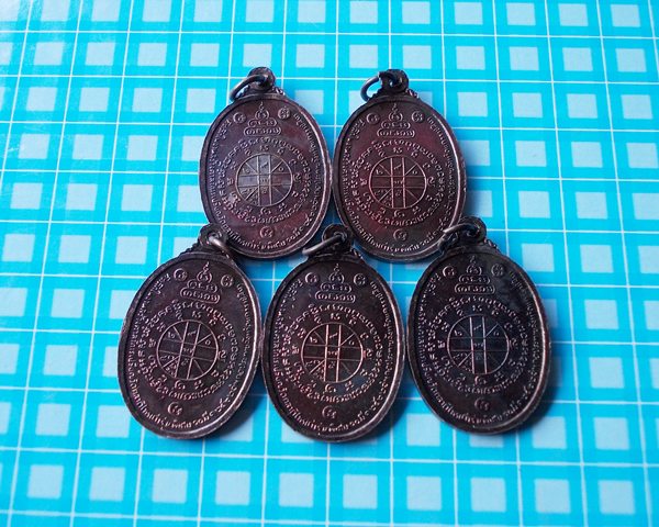 *** วัดใจ *** หลวงพ่อคูณตลาดไทรเก่า ปี 22 ทองแดงสภาพสวยno.1