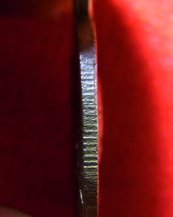 เหรียญปั๊มเม็ดแตงรุ่นแรกหลวงพ่อเงิน วัดดอนยายหอม เนื้ออัลปาก้า ปี 2503