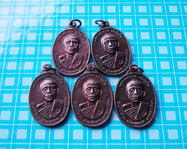 ***เริ่มเคาะแรก 5เหรียญ*** หลวงพ่อคูณตลาดไทรเก่า ปี 22 ทองแดงสภาพสวยno.3