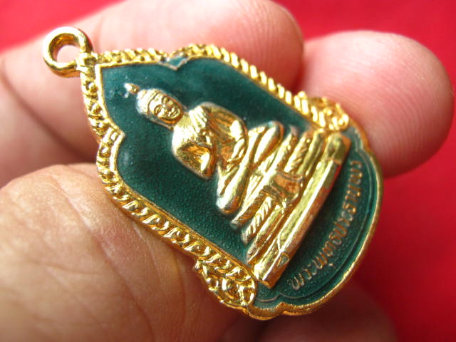 เหรียญพระพุทธประธานพร พระบรมธาตุเจดีย์กลางน้ำ สมุทรปราการ ปี 2525 กะไหล่ทองลงยา 