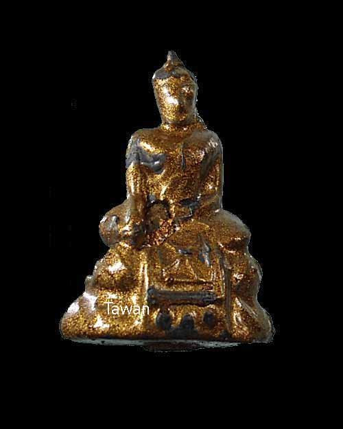 วัดใจ วันหยุด 20 บาท พระพุทธฝังเขี้ยวหมาป่า หลวงพ่อดำ วัดกุฎี จ.ปราจีนบุรี เนื้อชิน พิมพ์เล็ก
