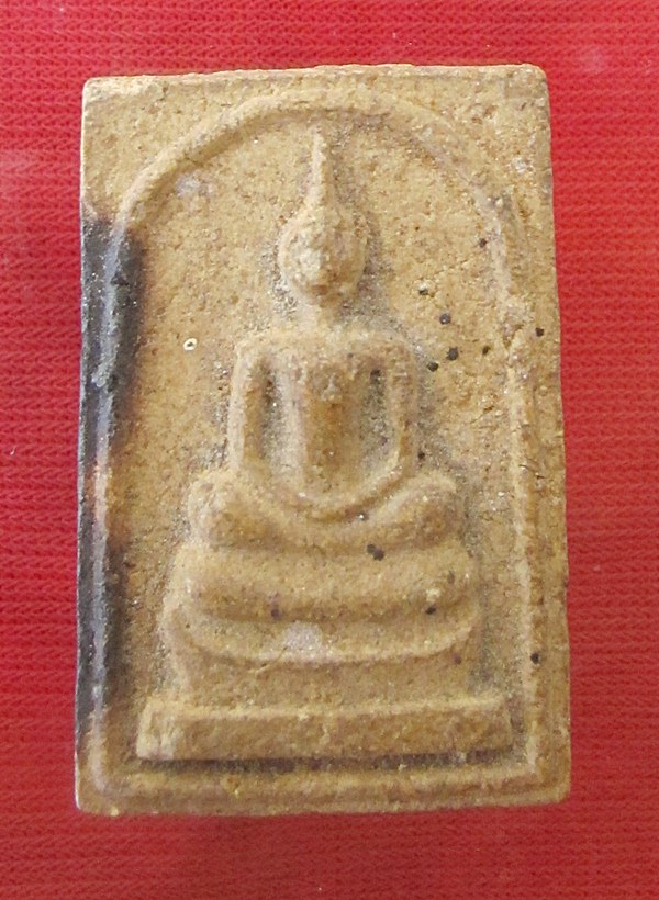 พระสมเด็จโนนผึ้ง หลวงปู่หมุนปลุกเสก โซนสีน้ำตาลอ่อน (แก่ผงตะไบ) ฝังพลอย