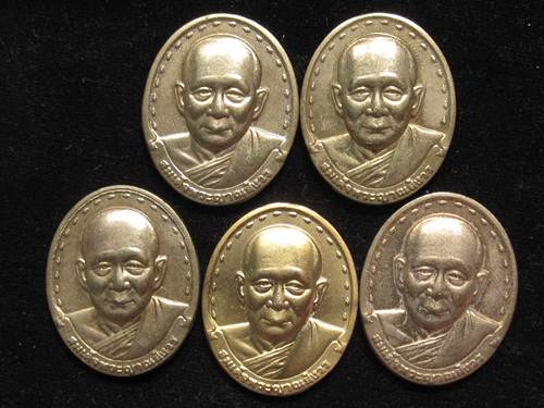 สมเด็จพระญาณสังวร สมเด็จพระสังฆราช รุ่น2 วัดบวรฯ ปี29 กล่อง เดิม....5 เหรียญ....1