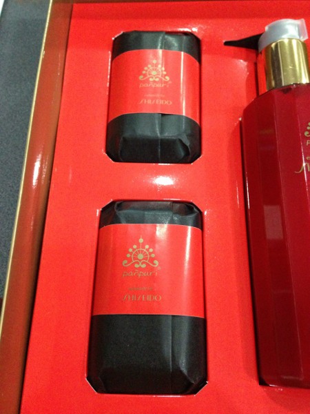 limited Shiseido bath&body set 2013 red box (เคาะเดียว)