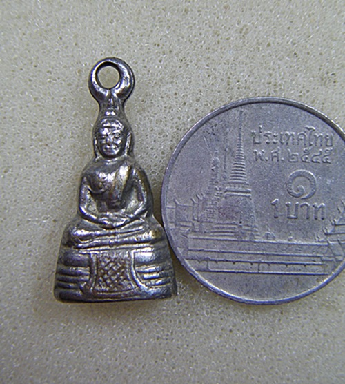 พระกริ่งเล็กหลวงพ่อโสธร เนื้อทองเหลืองกะไหล่เงินครับ