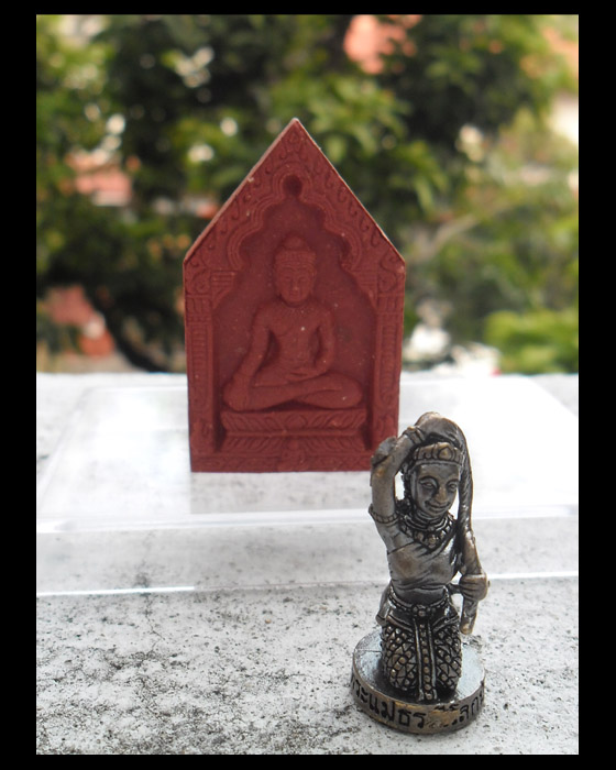 >> เคาะเดียว << พระขุนแผน + พระแม่ธรณีโลกนิยม หลวงปู่หงษ์ 2 องค์