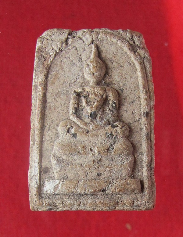 พระสมเด็จโนนผึ้ง หลวงปู่หมุนปลุกเสก โซนสีน้ำตาลอ่อน (แก่ผงตะไบ) ฝังพลอย