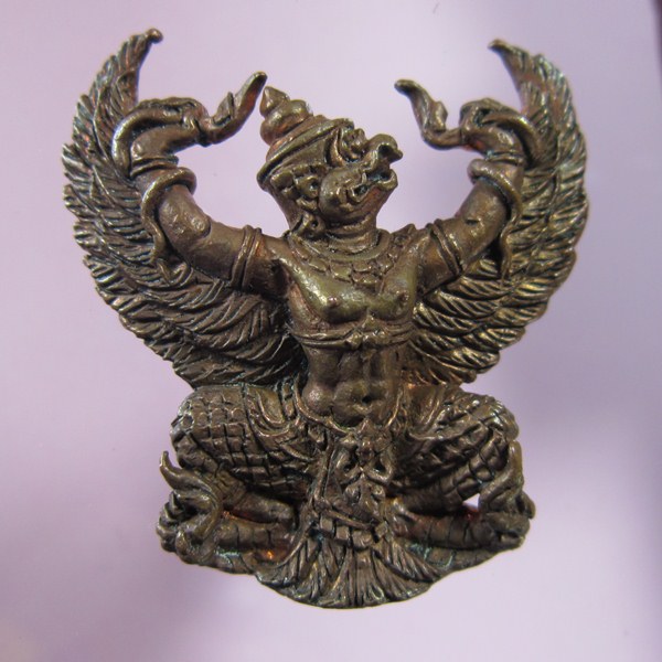 ครุฑ รุ่น 1 (รุ่นแรก) หลวงปู่ผาด วัดไร่ อ่างทอง เคาะเดียว