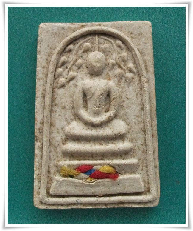 ลพ.หยอด วัดแก้วเจริญ "ปรกโพธิ์ ฝังไหม5สี + พระปรกมะขาม"
