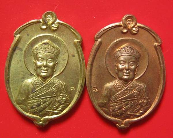 หลวงพ่อเกษม ไต้ฮงกง ทองแดง ผิวเดิม ๆ ปี 38 สวยเดิม ๆ พร้อมกล่องเดิมค่ะ 