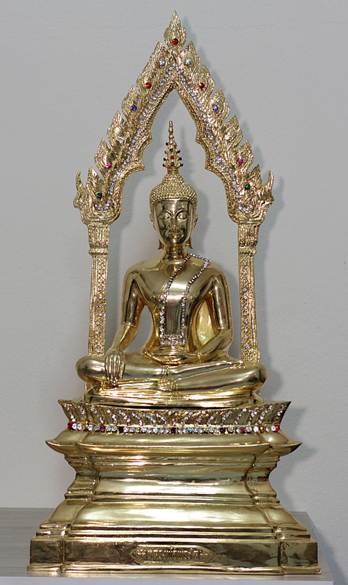 หลวงพ่อพระใส วัดโพธิ์ชัย รุ่นสไบทิพย์ 9นิ้ว