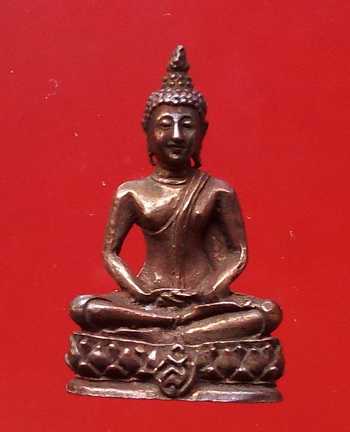 พระปางสมาธิสุโขทัย (เนื้อนวโลหะ) ฉลอง 90 พรรษา สมเด็จย่า ปี2533 พร้อมกล่องเดิม