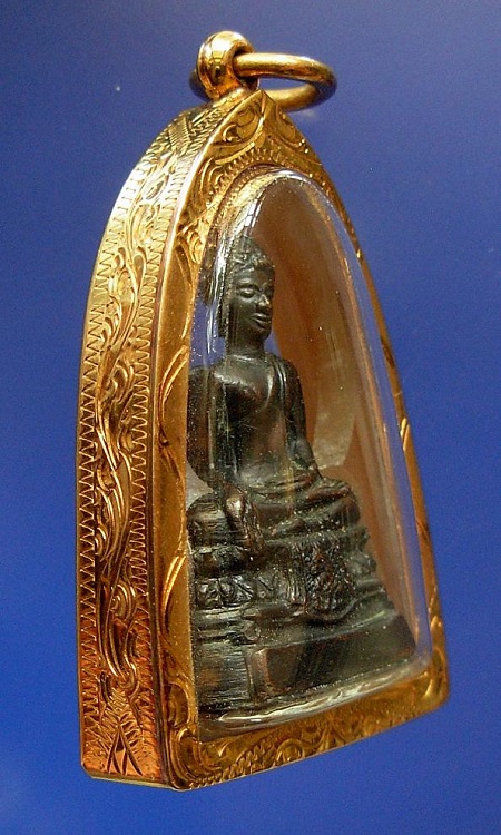 พระกริ่ง ภ.ป.ร. 2508 ตะไบหยาบนิยม...เลี่ยมทองครับ