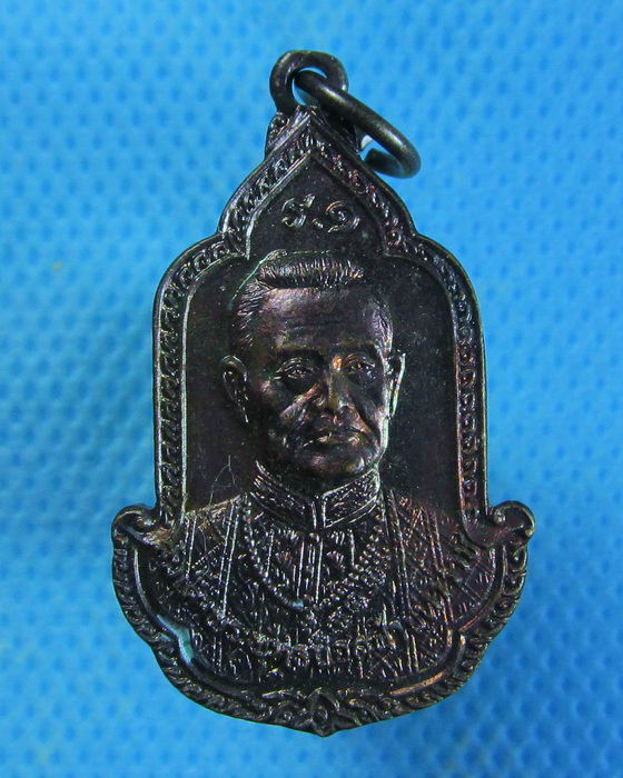เหรียญรัชกาลที่1 เหรียญที่ระลึก 200 ปี ราชวงศ์จักรี ....เริ่ม20บาท.. (10/09/56-48)