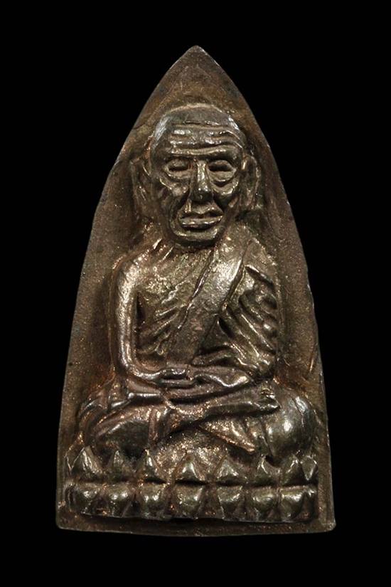 หลวงปู่ทวดหลังเตารีด รุ่นสร้างโรงพยาบาลโคกโพธิ์ พิมพ์ใหญ่เนื้อนวะ ปี39 กล่องเดิมๆ