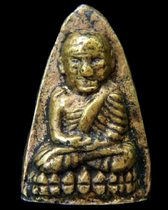 หลวงปู่ทวดหลังเตารีด " พิมพ์หน้าแก่ " ออกวัดไทรใต้ จ.นครสวรรค์ ปี พศ. 2506 องค์ที่ 2
