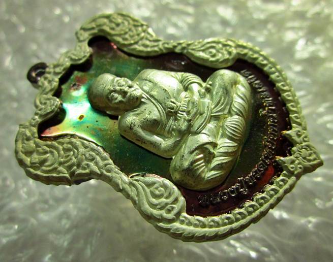 วัดใจ! เหรียญโล่ห์ใหญ่ ฉลุประกบซุ้มยกหน้า โค้ดนะ หลวงปู่ทวด ญสส ปี 2536 สมเด็จพระญาณสังวร เลขสวย 776