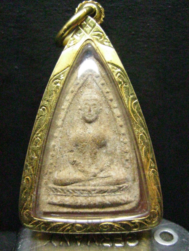พระพุทธข้างเม็ดหลวงปู่เฮี้ยงวัดป่าหลังยันต์น้ำเต้า
