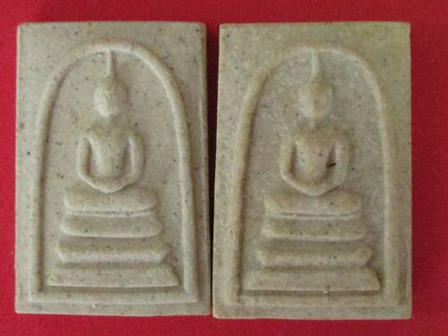 สมเด็จ 122 ปี พิมพ์ เจดีย์  จัดให้ 2 องค์ กล่อง เดิม.....เบาๆๆ ส่ง 