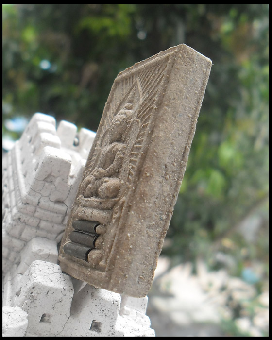 >> เปิดเหมือนแพง...แต่แดงเคาะเดียว << แหวกม่านหลวงพ่อทรง วัดศาลาดิน ฝังตะกรุตเงิน 3 ดอก