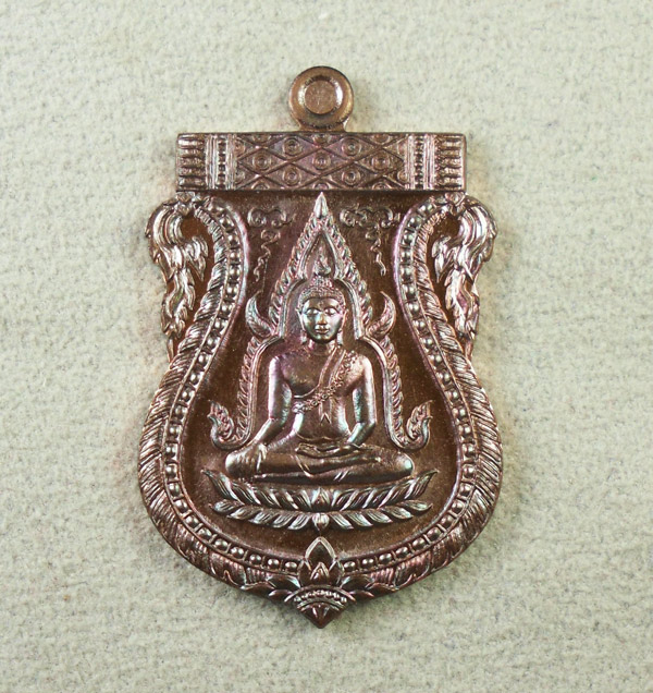 พระพุทธชินราช รุ่นแรก หลวงพ่อสาคร เนื้อทองแดงรมมันปู เลข 6197 กล่องเดิมครับ
