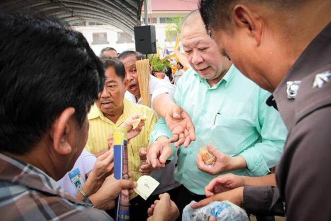 ระดมทุน *เคาะเดียววัดใจต่ำทุน* เหรียญกะไหล่ทองพ่นทรายแจกกรรมการ 101 ปีแค่ 1500 เหรียญ เท่านั้น ก30-1