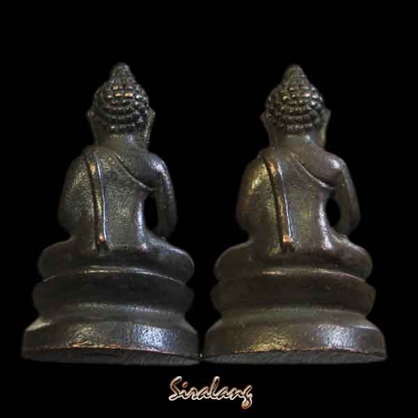 พระชัยวัฒน์ หลวงพลวงพ่อเพี้ยน เนื้อนวะและทองแดง 2 องค์ เคาะแรกขั้นต่ำครับ