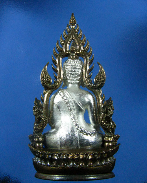 พระพุทธชินราช รุ่นจอมราชันย์ องค์พระชุบเงิน ซุ้มนวโลหะ no.1968