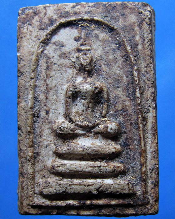 สมเด็จ หลวงปู่นาค พิมพ์สามชั้นเทวดา (ขี้ปลวกขี้น)