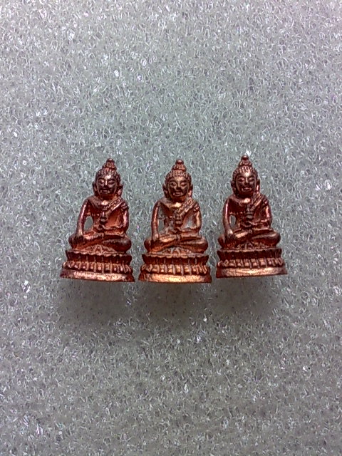 พระชัยวัฒน์ ลพ แพ วัดพิกุลทอง 3องค์สวยๆครับ