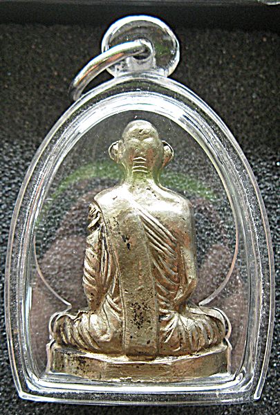 รูปเหมือนปั๊ม เนื้ออัลปาก้า หลวงพ่อเดิม วัดหนองโพ หน้าผาก ๔ เส้น ห.ขีด รุ่นเพดานโบสถ์ ปี ๒๔๙๓