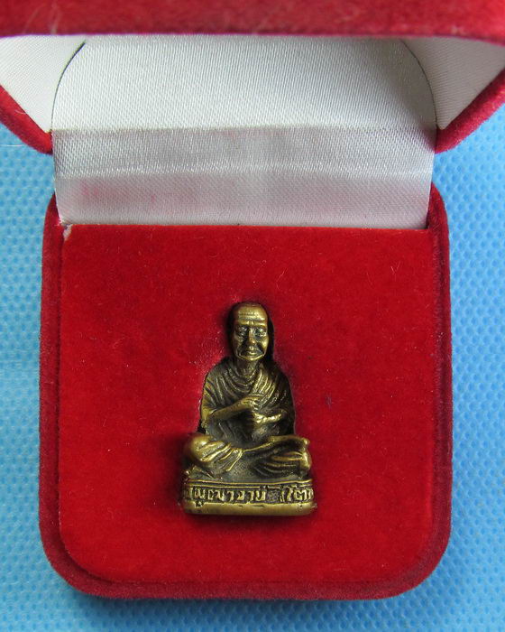 รูปหล่อสมเด็จโต วัดแก้วแจ่มฟ้า ปี2554..เริ่ม20บาท.(05/10/56-50)