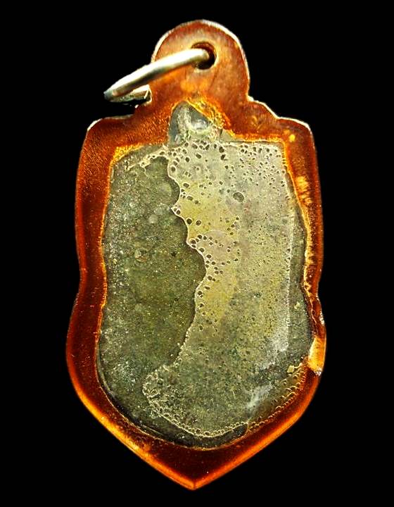 เหรียญเสมาเต็มองค์ หลวงพ่อพรหม วัดช่องเเค ปี 2512 สภาพใช้สึก เลี่ยมพลาสติกเก่า