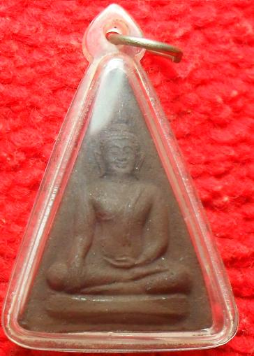 -40-พระสมเด็จนางพญาเสน่ห์จันทร์ เนื้อผงแร่เหล็กน้ำพี้ จ.อุตรดิตถ์ รุ่นหมดห่วงเคาะเดียว  