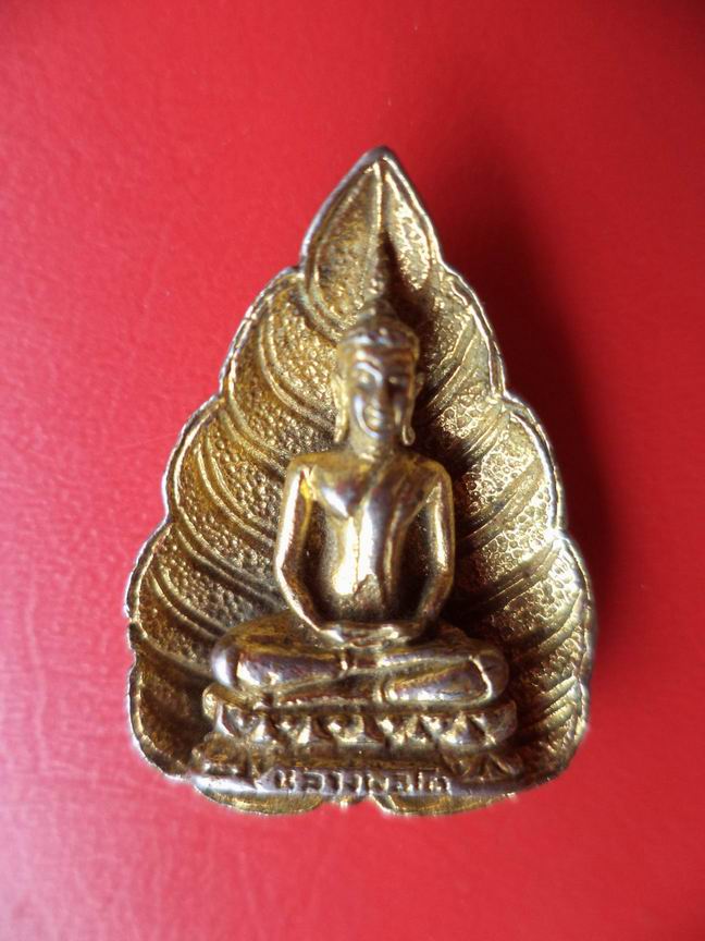 หลวงพ่อโตหล่อ วัดขุนจันทร์ตลาดพูล สวยๆ เคาะเดียวครับ