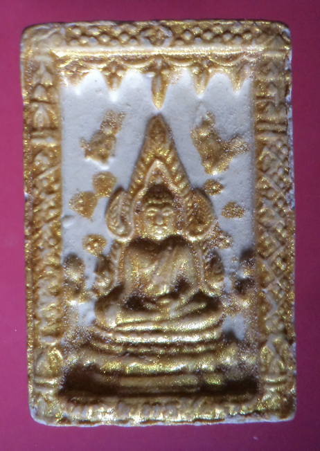 พระผงพระพุทธชินราช วัดพระศรีมหาธาตุวรมหาวิหาร จ.พิษณุโลก เนื้อผงสีขาวปัดทอง สวยครับ