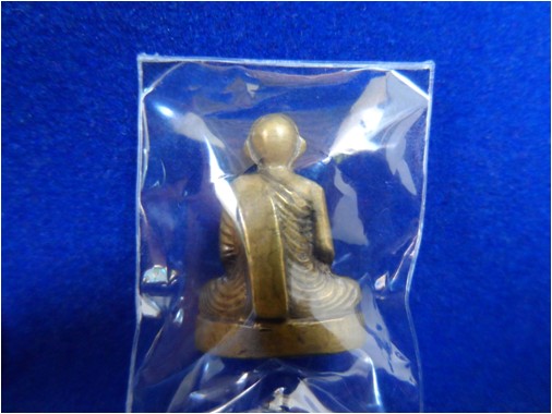 รูปเหมือนปั้มหลวงพ่อขอม ปี2505 พิมพ์หน้าหนุ่ม