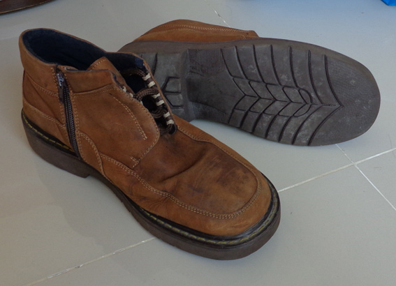 รองเท้า Hush Puppies ของแท้ มาแล้วครับ หนังน้ำตาล ไม่ต้องบรรยายมากครับยี่ห้อนี้