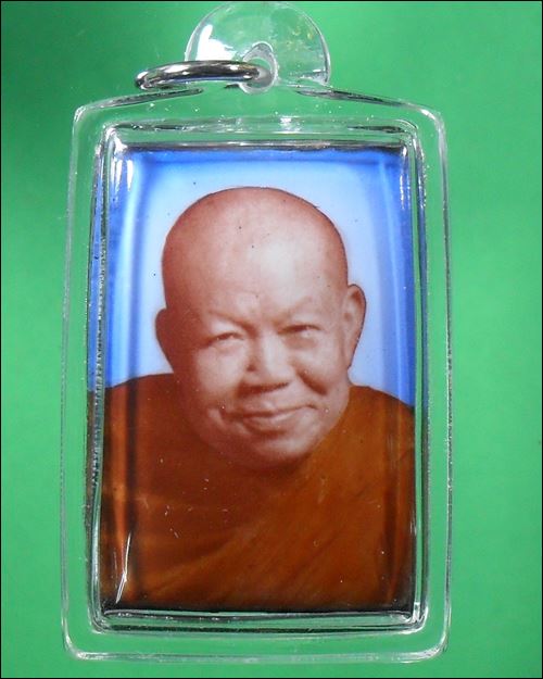 ล็อกเก็ตปี40 หลวงปู่เหรียญ พิเศษ หลังบรรจุเกศา,จีวร,พระธาตุ ติดเกศา,จีวร,แผ่นเงิน มอบรายการด้านล่าง
