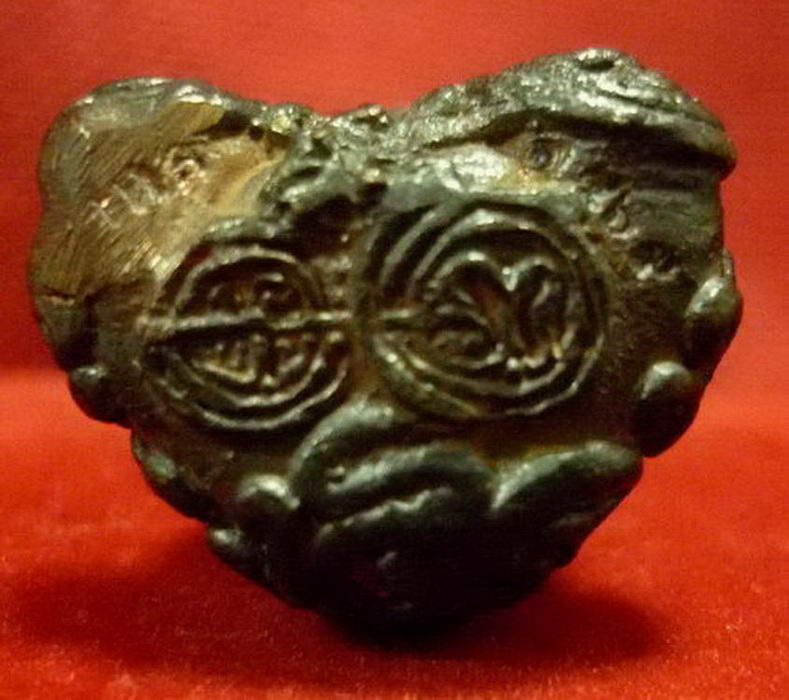 พระปิดตานะทรหด  หลวงปู่กาหลงเขี้ยวแก้ว  เนื้อนวโลหะขอมพันปี วัดเขาแหลม จ.สระแก้ว ปี ๒๕๔๙