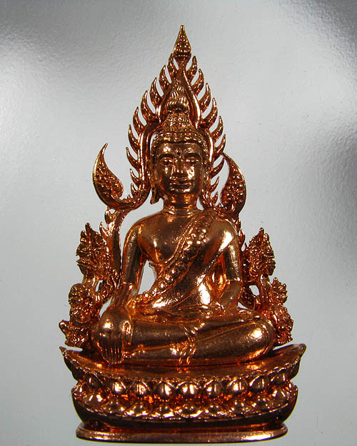 พระพุทธชินราช พิมพ์แต่งฉลุ ลอยองค์ รุ่น จอมราชันย์ เนื้อบรอนซ์นอก (สำริด) หมายเลข 12528